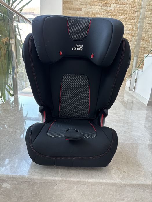 Детски стол за кола Britax Romer Kidfix III, M 15-36 kg, с ISOFIX