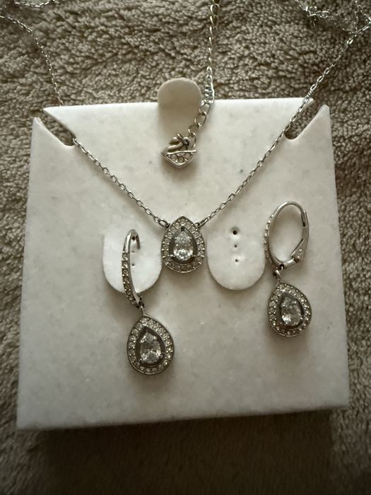 Set Swarovski Attract Light Pear Ohrringe