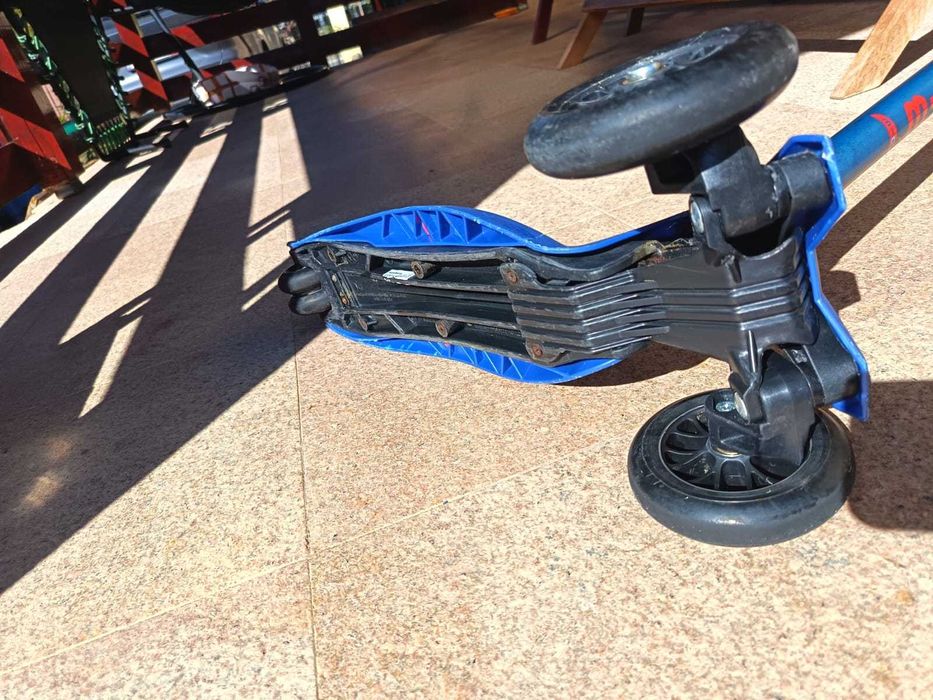 Trotineta Micro Maxi  albastru inchis