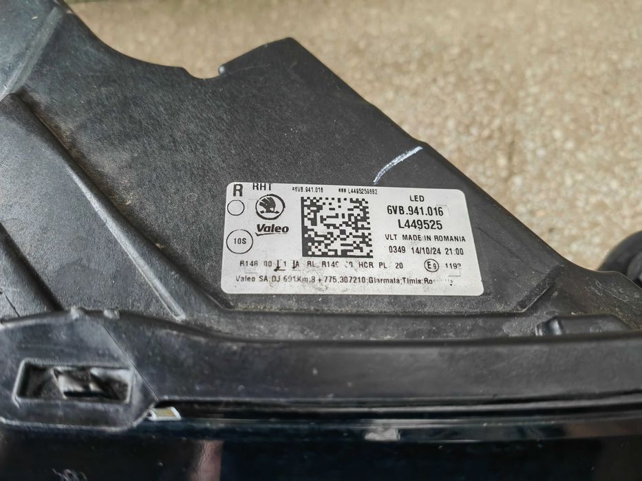 Фарове Skoda Fabia LED ляв десен / Фарове Шкода Фабиа Оригинални