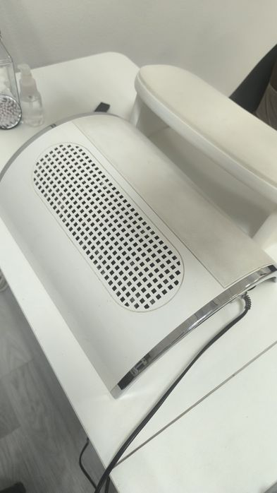 Продам вытяжку для маникюра