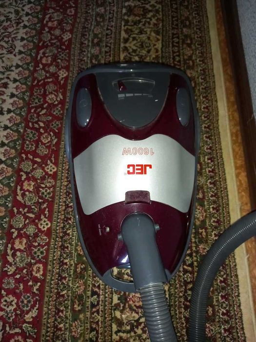 Продаётся пылесос JEC Б/У.