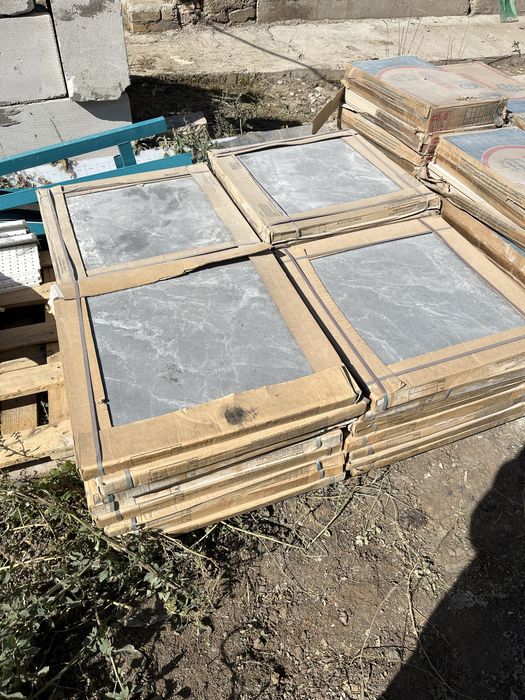 Продам плиты для пол и стен