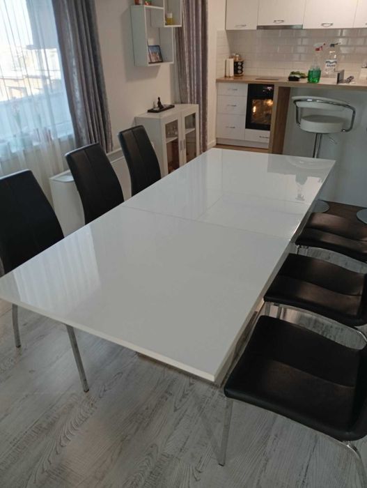 Трапезни столове