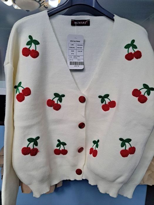 Pulovere tricot cu cireșe