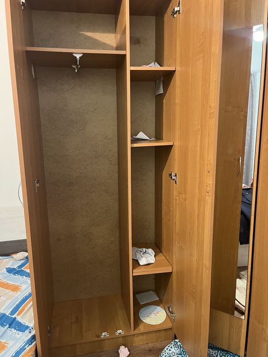 Продам шкафы для комнат и прихожей