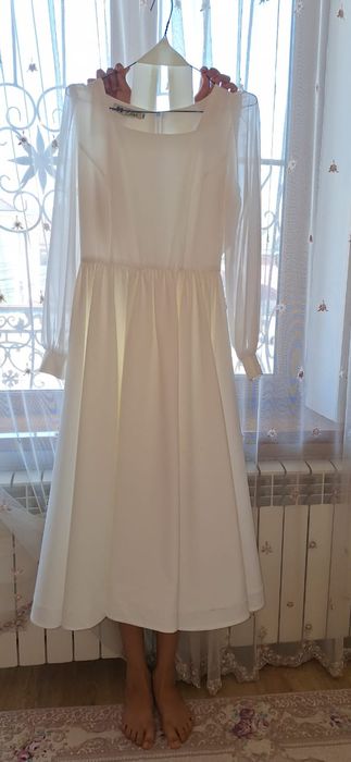 Женское платье одевали 1 раз