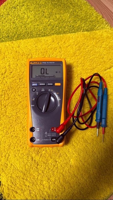 Multimetru Fluke 77 IV   Made in USA
Impecabil , ca nou 
Baterie nouă Energizer