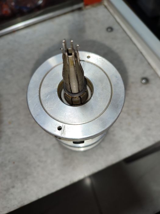 Головка для производства резинки.