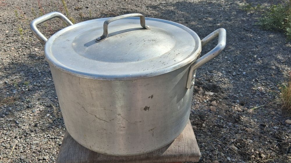 Продам кастрюлю 12 литров