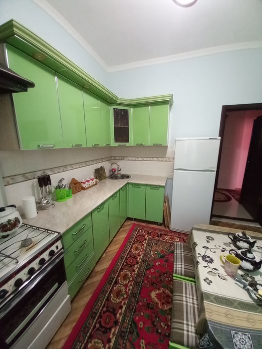 Урганч шахар Ал Хоразмий кучасида 3-хонали квартира ижарага берилади