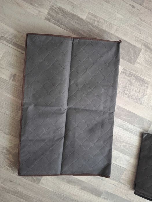 Cutii textile cu fereastră transparentă