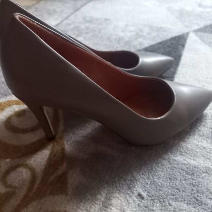 Продам туфли классика