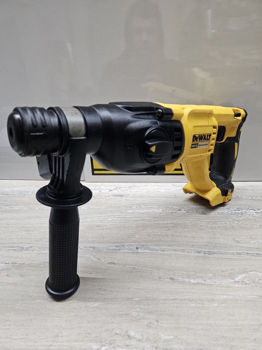 Dewalt Перфоратор DCH033 18V.