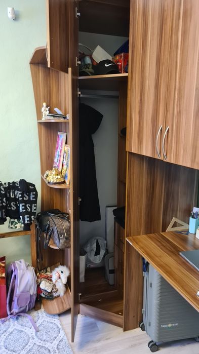 Продам шкаф угловой