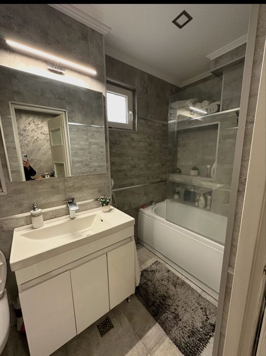 Inchiriez apartament amenajat  si utilat