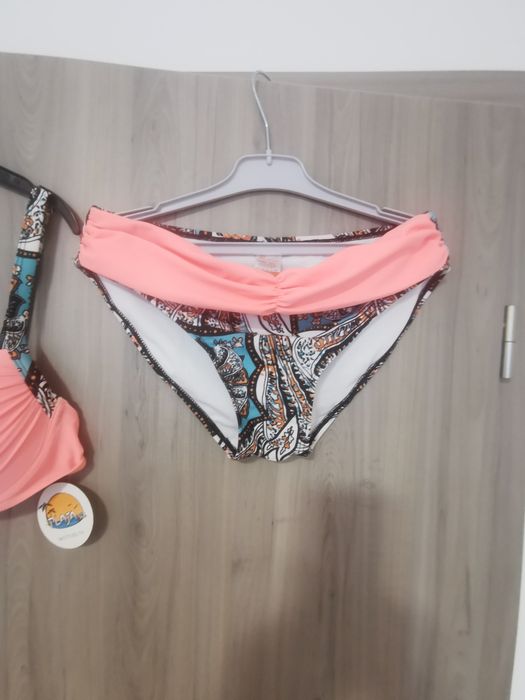 Costum de baie  Plaja, nou cu etichetă,mărimea M (38)