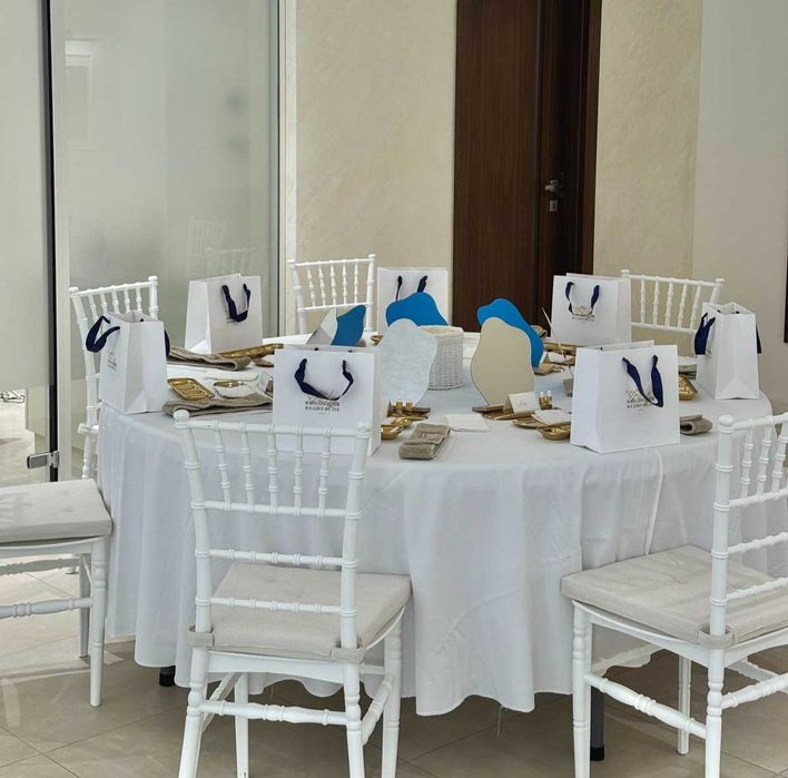 Кръгла маса 180 см или 160 см под наем