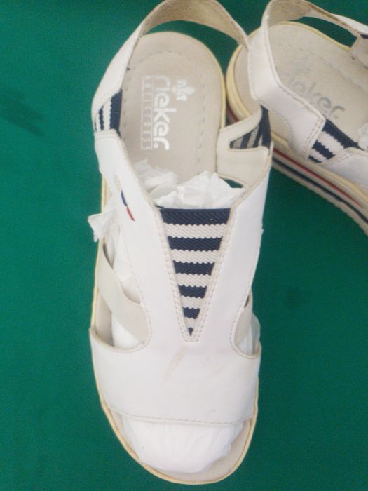 Женские сандалии на платформе RIEKER