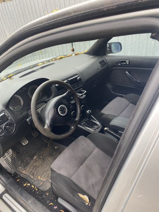 Vand golf 4 1.6 benzina