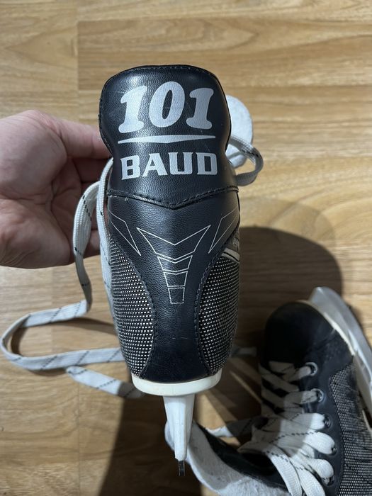 Продам детские коньки