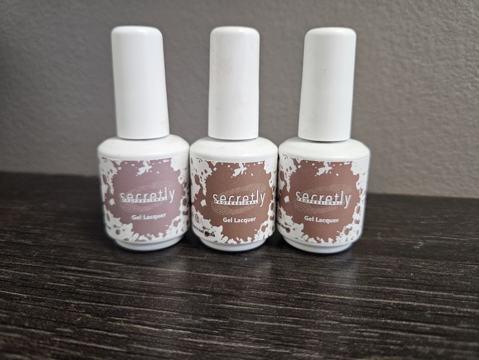 Гел лакове и цветни бази