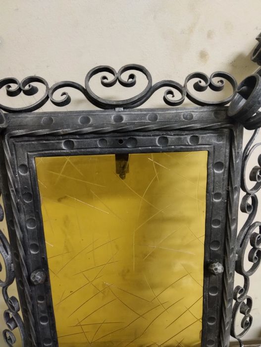 Стар лампион за стена от ковано желязо