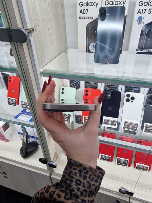 iPhone 15 Pro / Natural Titanium / 128GB / Baterie 89% / Garanție / Posibilitate Rate