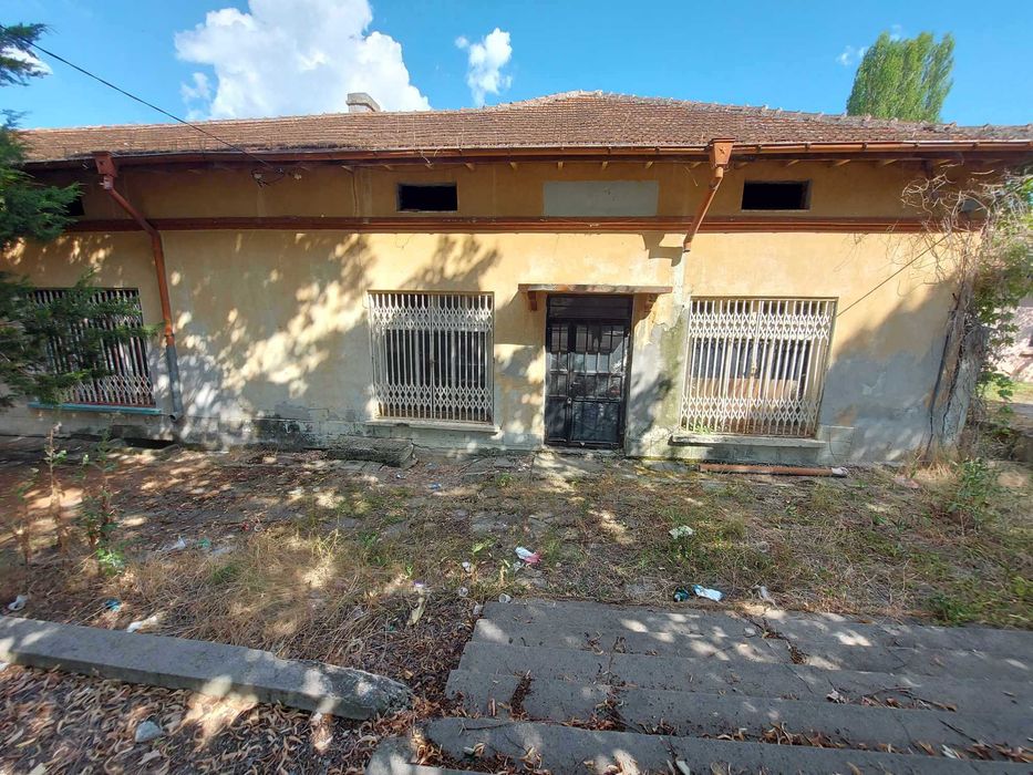 Търговски комплекс, с.Руец