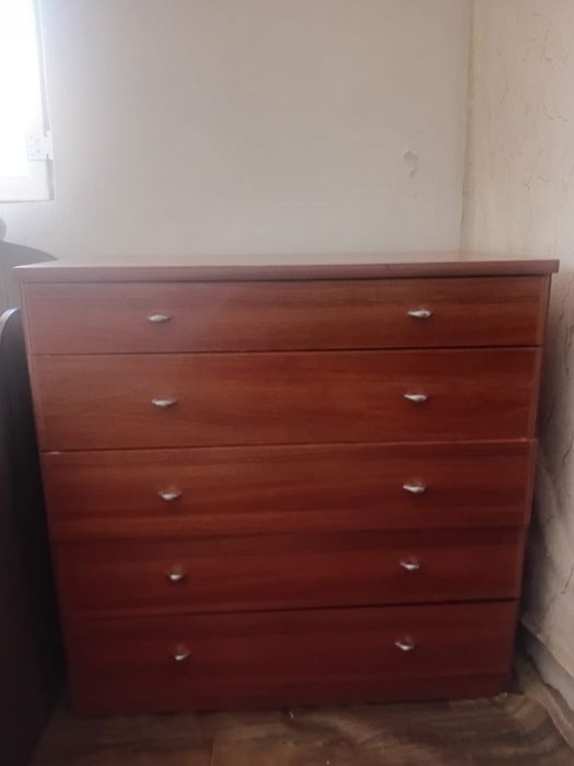 Комод коричневый