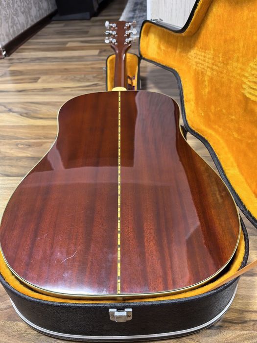 Электроакустическая гитара Япония