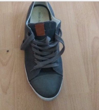 Няколко вида маркови маратонки - " Адмирал", "Kappa", R Island