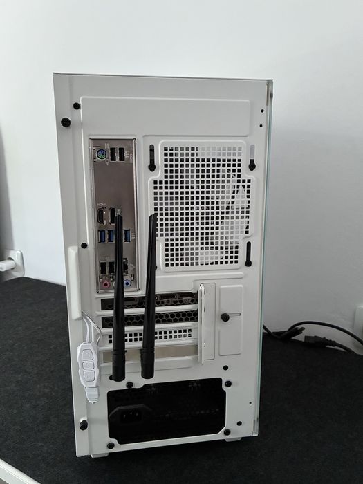 Гейминг компютър R5 5600x, rtx3070, 32gb ram + монитор