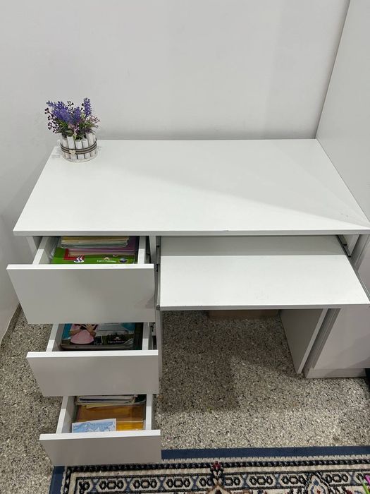 Компьютерной стол сатылады . Продаются компьютерный стол