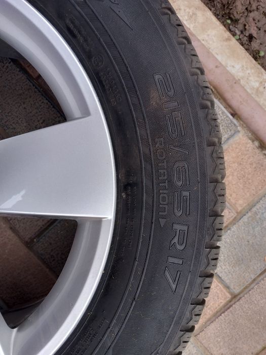 Vând roti Skoda 215/55 R17