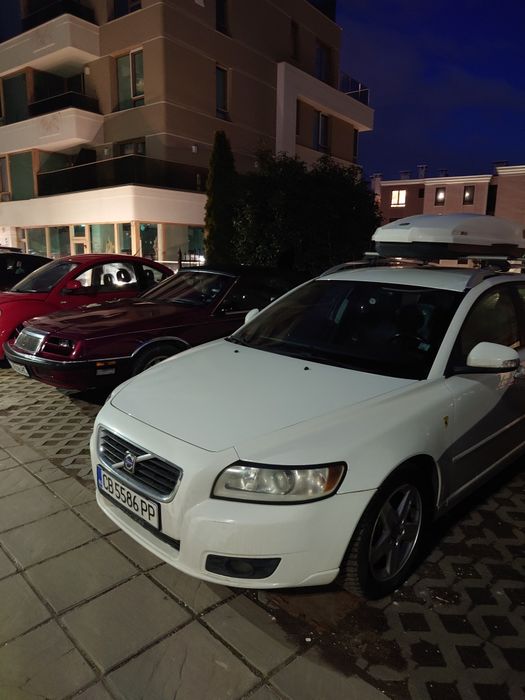 Продавам Волво v 50/2010 г. 2.0 186 к.с. дизел. Автоматик