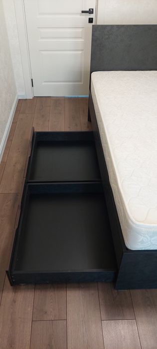 Кровать 2-ух спальная.