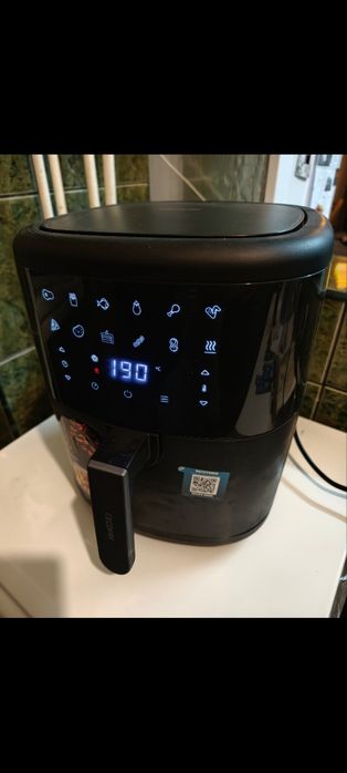 Vand airfrier, e ca nou, nu il folosesc