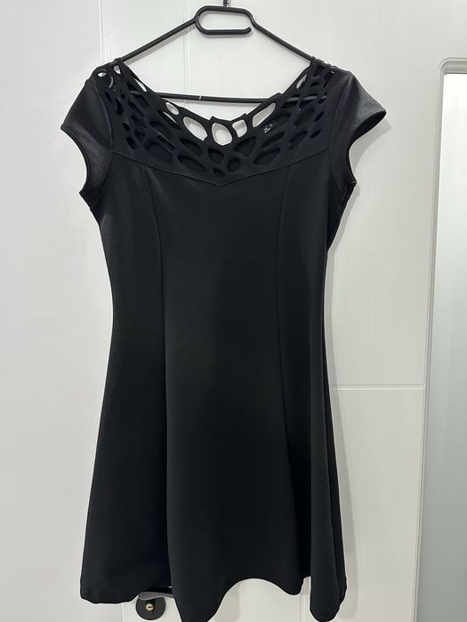 Черна рокля