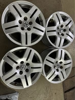 Set jante aliaj pe 15 originale vw golf 4
