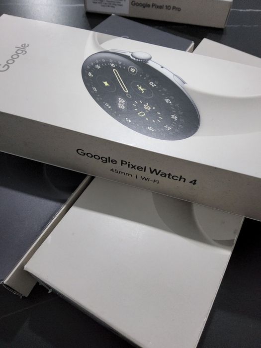 Google Pixel Watch 4 41mm silver si 3 45mm black sigilate