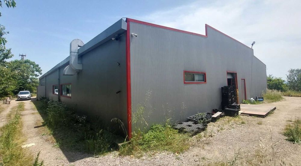 Дава се под наем Промишлена сграда в Карлово - 4500 кв.м за 2308 € - Снимка #5