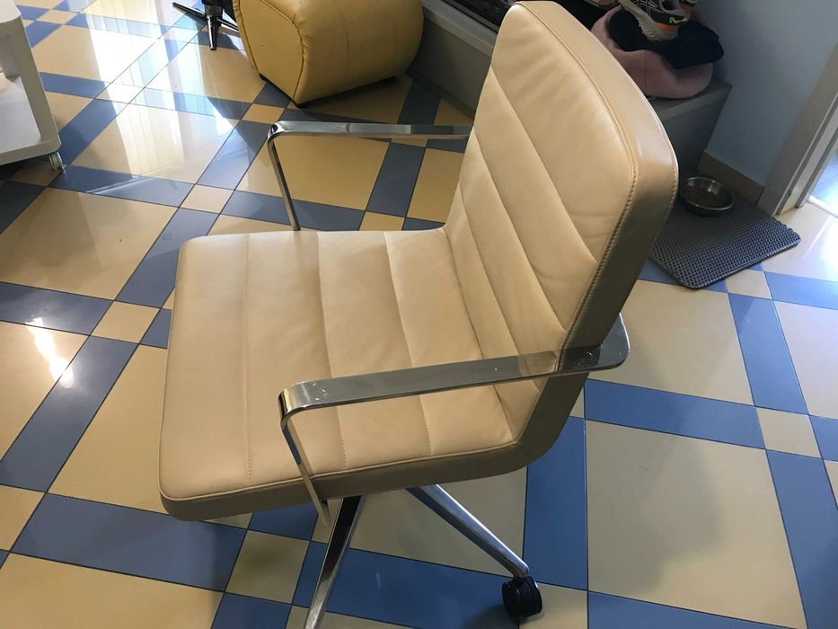 Дизайнерски конферентен стол-Bernhardt Design duet task chair