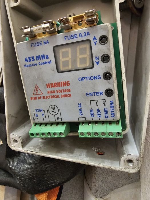Ролетна врата пълен комплект