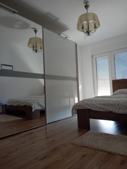 Închiriez Apartament cu 3 camere, 3 băi, 4 balcoane + parcare | Calea Torontalului