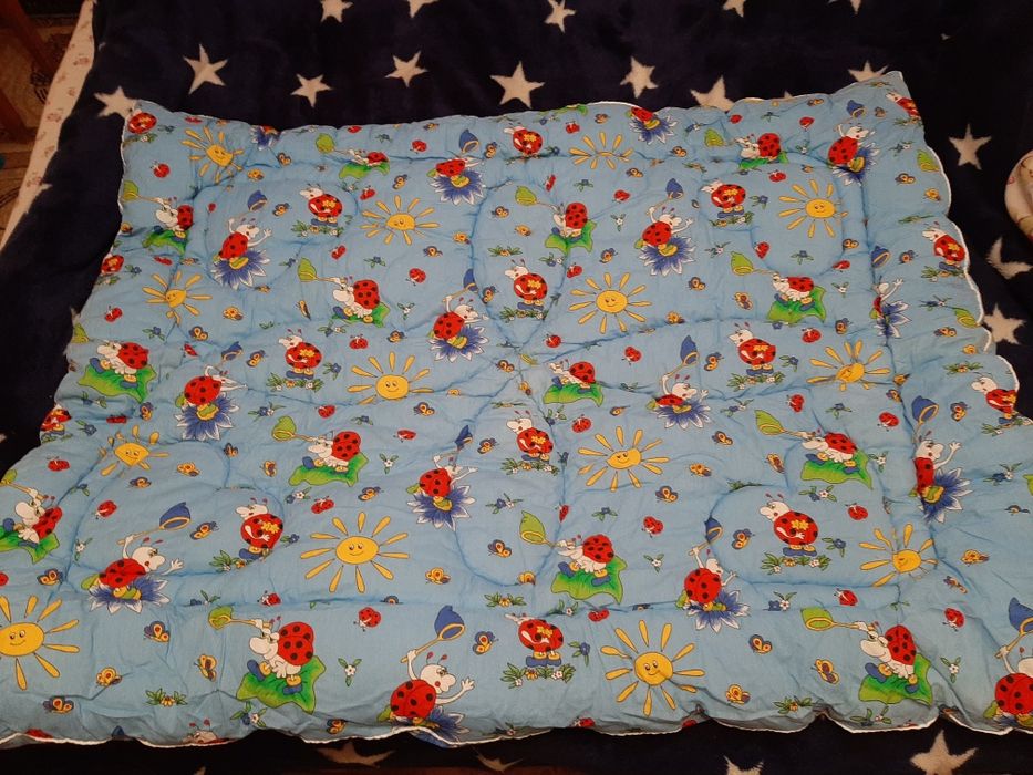 Одеяло в детскую кроватку