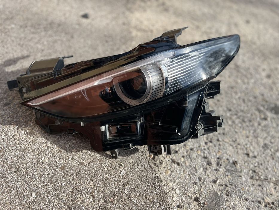 Фар за Mazda 3 2019:2024 / Мазда 3