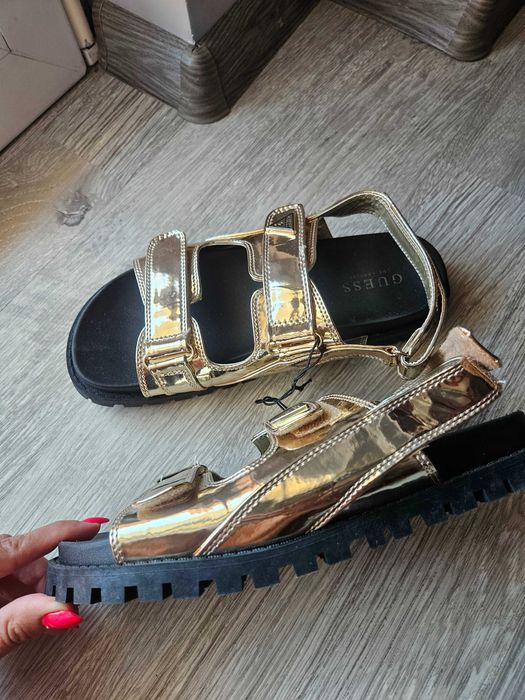 Guess сандали нови