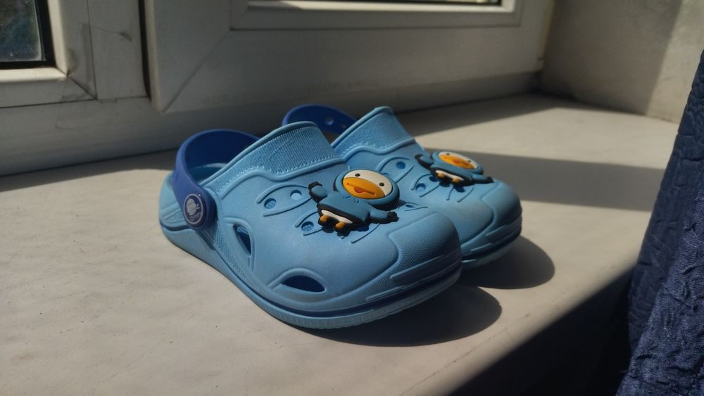 Продам детские кроксы (длина 15 см)