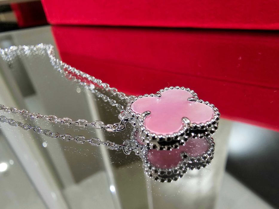 Van Cleef & Arpels VCA Silver Pink Opal Alhambra Clover Дамско Колие